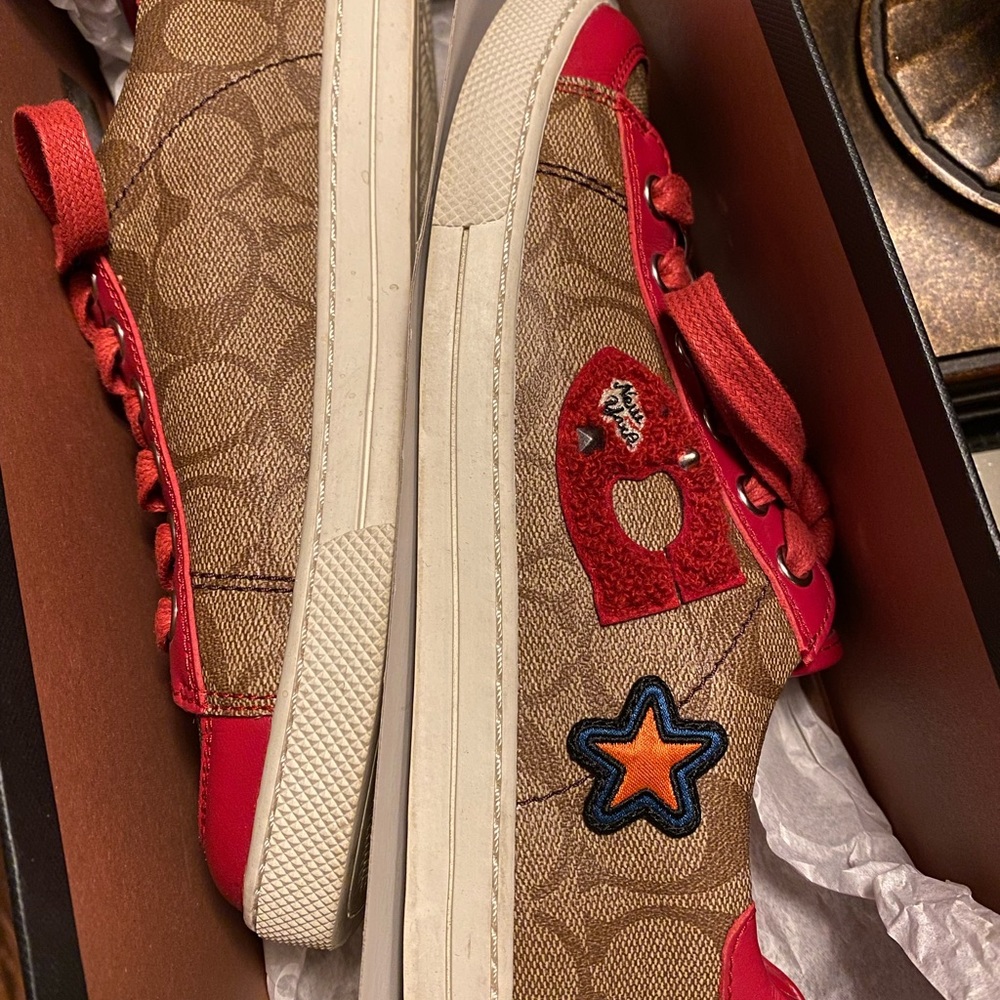 Authentic! Coach Porter Khaki/True Red 6.5